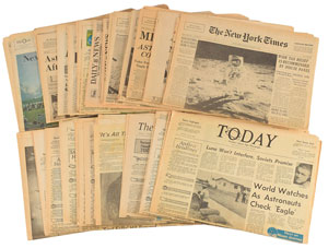 Lot #8041  Apollo 11 Collection of Newspapers and Magazines - Image 2
