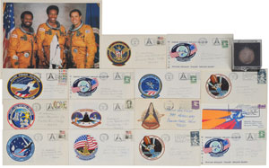 Lot #473  Space Shuttle - Image 5