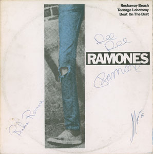 Lot #561 Ramones - Image 1