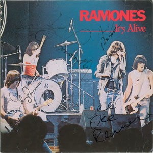 Lot #562 Ramones - Image 1