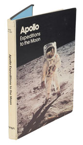 Lot #9203 NASA Group of (4) Books and Manuals - Image 3