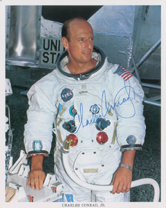 Lot #9082 Apollo 12 Crew Set of (3) Signed Photographs - Image 2