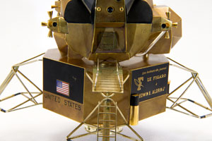 Lot #9157 Buzz Aldrin's Apollo 11 Cartier Solid Gold Lunar Module Replica - Image 3