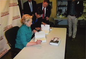 Lot #201 Bill and Hillary Clinton - Image 5