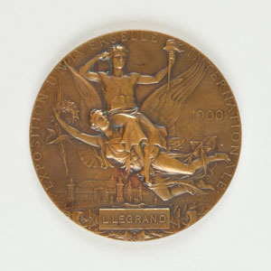 Lot #3004  Paris 1900 Exposition Universelle Bronze Award Medal