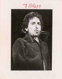 Lot #5107 Bob Dylan Photograph - Image 1