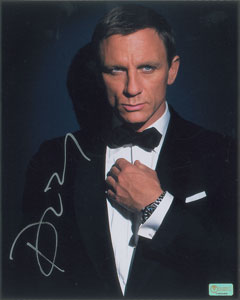 Lot #5375 Daniel Craig Signed Photograph