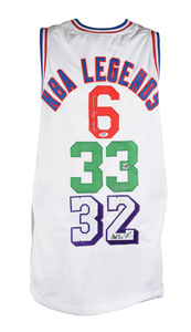 Lot #1019  NBA Legends - Image 1