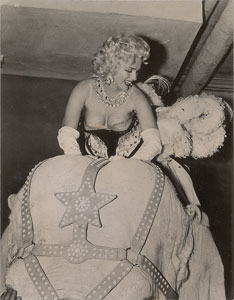 Lot #945 Marilyn Monroe - Image 1