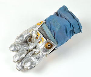 Lot #6323  A6L Space Suit Glove Made for Neil Armstrong - Image 2
