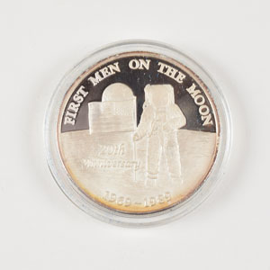 Lot #6425 Alan Bean's Liberty Mint Apollo 11 Silver Medallion - Image 2