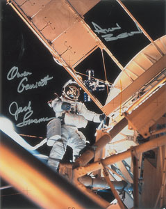 Lot #6638  Skylab 3 Signed Photograph - Image 1