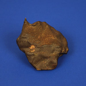 Lot #6025  Gebel Kamil Iron Meteorite Slice and Whole Specimen - Image 4
