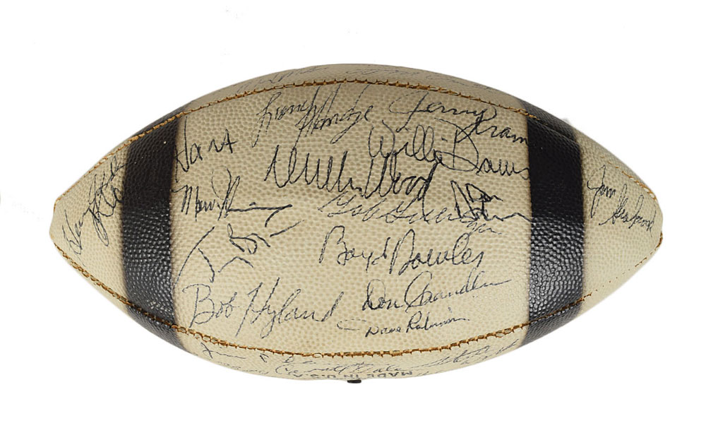 Lot Detail - 1969 Green Bay Packers Team-Signed Football (45 Signatures)  (PSA/DNA)