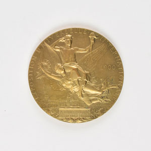 Lot #9512  Paris 1900 Exposition Universelle Gilt Bronze Award Medal
