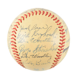 Lot #9300  NY Yankees 1940-50s Collection of (4) Team Signed Baseballs - Image 9