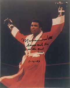 Lot #9460 Muhammad Ali Signed Photograph - Image 1