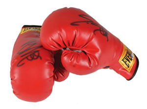 Lot #9481 Sylvester Stallone Pair of Signed Boxing Gloves - Image 2