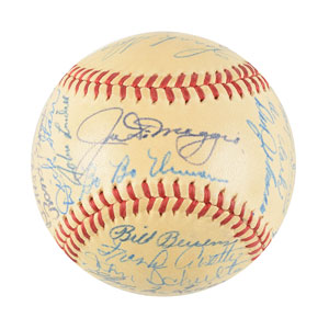 Lot #9302  NY Yankees 1947 Team-Signed Baseball - Image 5
