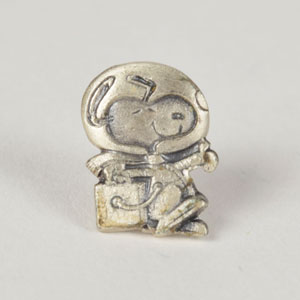Lot #192  STS-27 Flown Silver Snoopy Pin - Image 6