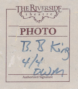 Lot #2213 B. B. King Signed Photograph - Image 3
