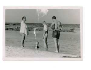 Lot #888 Paul Newman and Joanne Woodward - Image 3