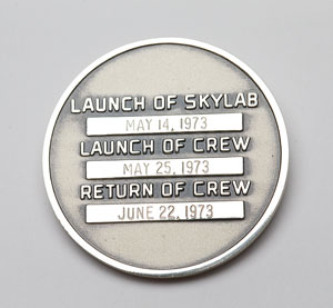 Lot #4595  Skylab 2 Unflown Robbins Medal - Image 2