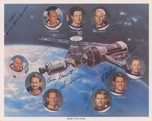 Lot #4603  Skylab Crews Signed Photograph