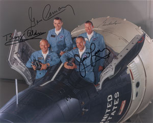 Lot #4113  Gemini Astronauts Signed Photograph - Image 1