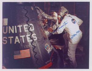 Lot #4077 Scott Carpenter Signed Photograph - Image 1