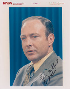 Lot #4541 Edgar Mitchell Signed Photograph - Image 1