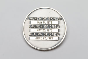 Lot #4596 Ed Gibson's Skylab 2 Unflown Robbins Medal - Image 2