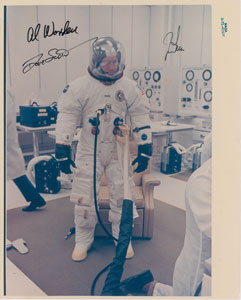 Lot #4392  Apollo 15 Signed Photograph - Image 1