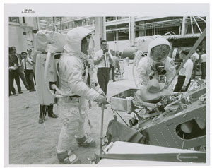 Lot #4481  Apollo 11 Photograph - Image 1