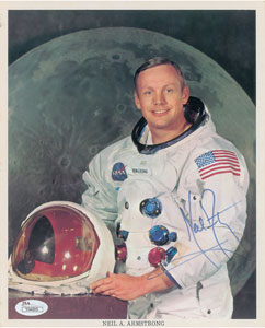 Lot #405  Apollo 11 - Image 1