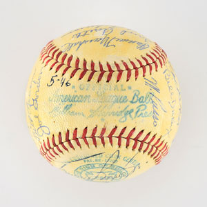 Lot #8241  1946 New York Yankees Team Signed Baseball with 27 Signatures including DiMaggio and Dickey - Image 4