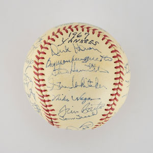 Lot #8255  1967 New York Yankees Team Signed Baseball with Mantle - Image 2