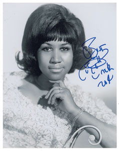Lot #4442 Aretha Franklin Signed Photograph - Image 1