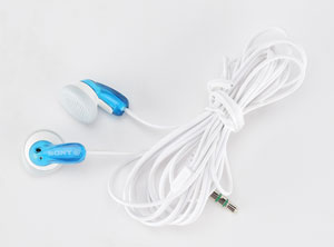 Lot #4772 Ed Sheeran's Headphones - Image 1