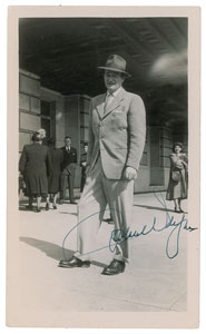 Lot #7101 John Wayne Signed Photograph