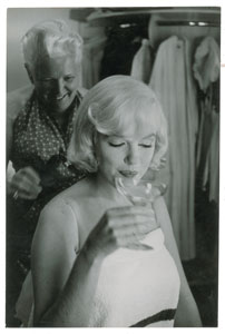 Lot #7310 Marilyn Monroe Original Photograph by Eve Arnold - Image 1