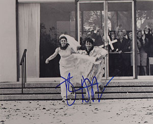 Lot #7200 Dustin Hoffman Signed Photograph - Image 1