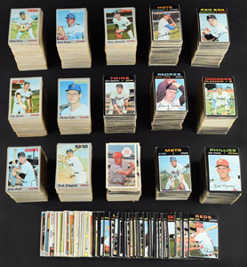 Lot #690  1970-74 Topps Baseball HOFer and Star Shoebox Collection (2,000+) - Image 1