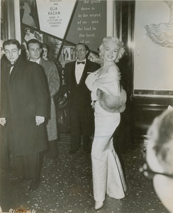 Lot #567 Marilyn Monroe - Image 1