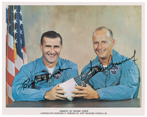 Lot #5051  Gemini 11 Signed Photograph - Image 1