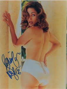 Lot #7456 Jennifer Lopez Oversized Signed Photograph - Image 1