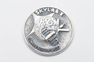 Lot #6272  Skylab 2 Unflown Robbins Medal - Image 1