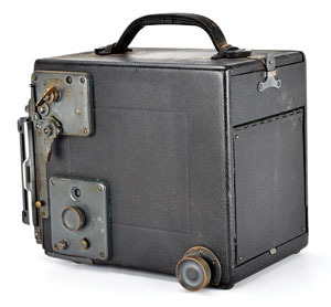 Lot #6160 Antique Graflex Series C Revolving Back Camera - Image 4