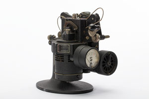 Lot #337 Antique Bell & Howell 16mm Movie Projector - Image 4