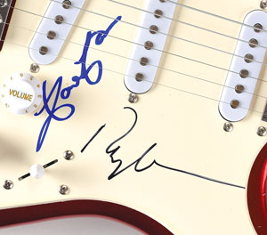 Lot #6094 The Kinks: Ray and Dave Davies Signed Guitar - Image 2